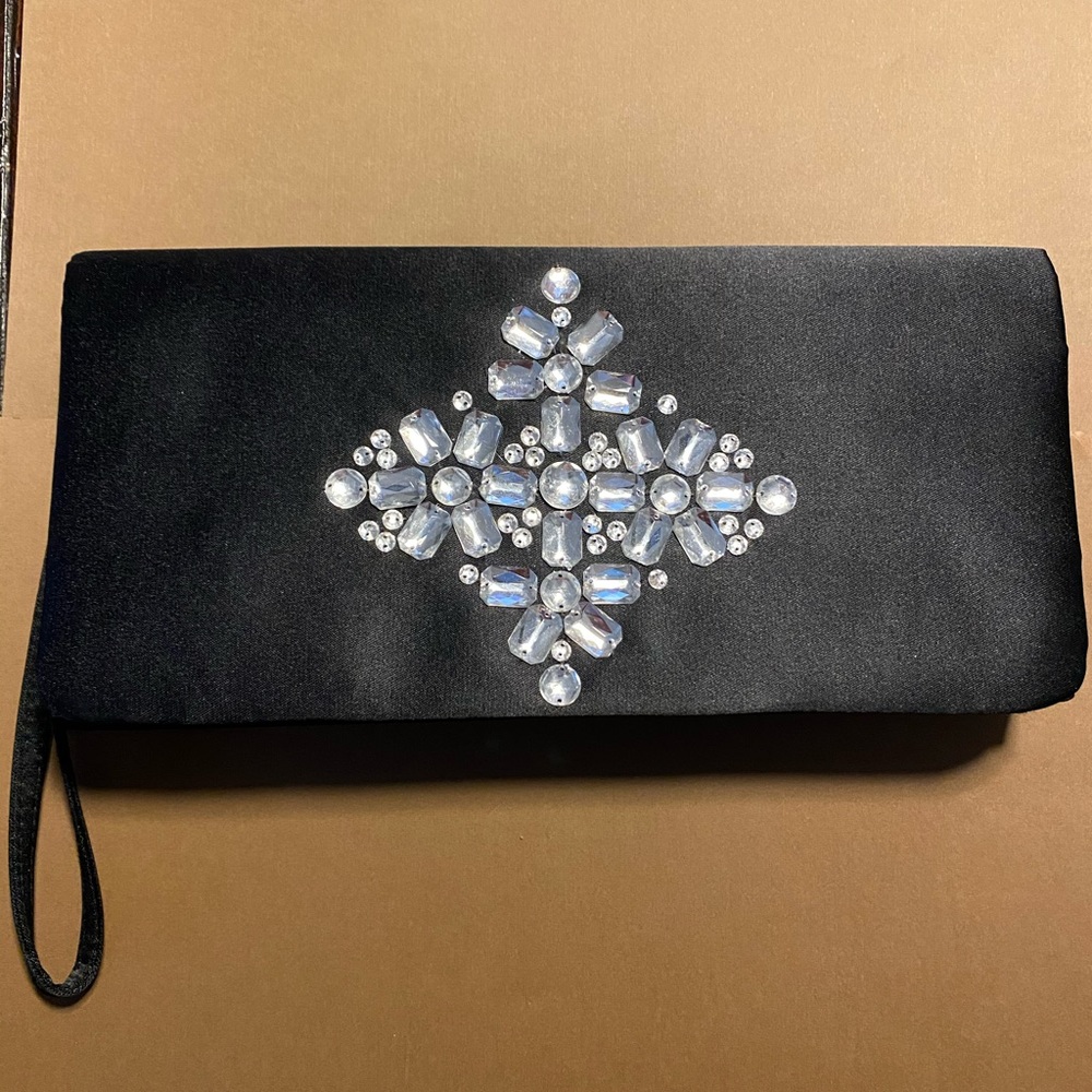 NY&C Black clutch
